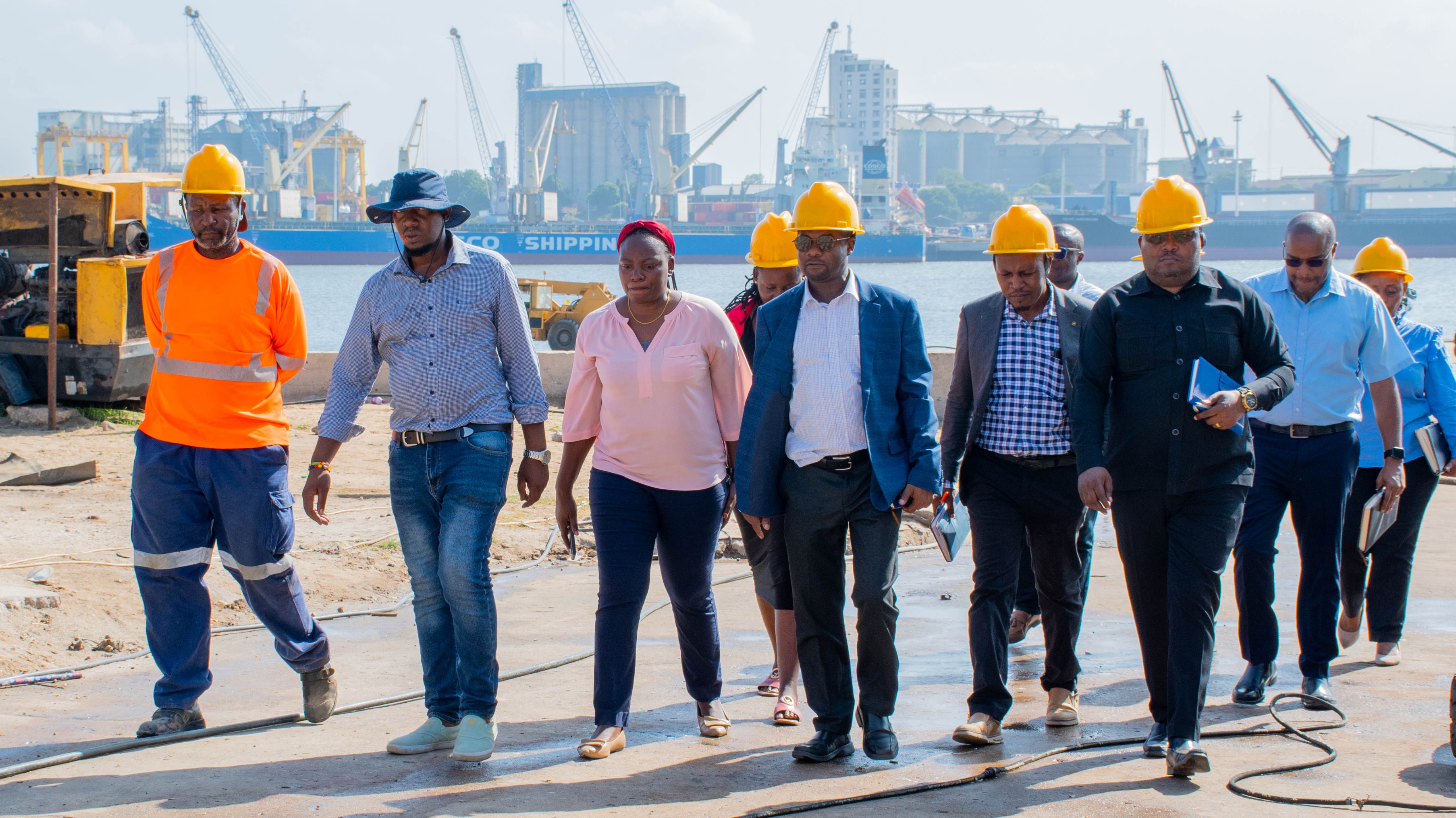 NAIBU KATIBU MKUU WIZARA YA MIFUGO NA UVUVI AKAGUA GATI LA KUEGESHEA MELI TAFICO