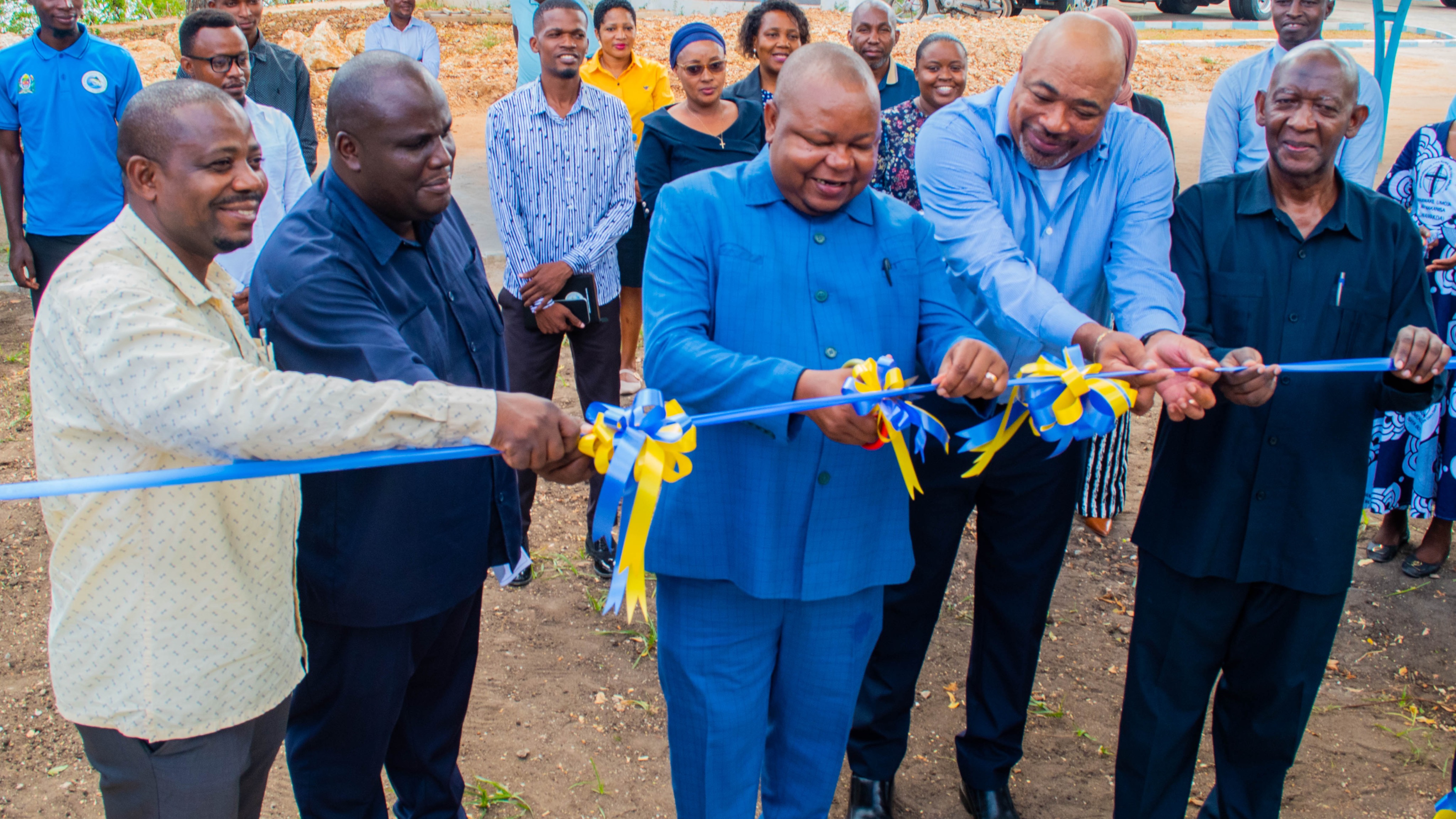 KATIBU MKUU WIZARA YA MIFUGO NA UVUVI AZINDUA MTAMBO WA KUZALISHA BARAFU TAFICO